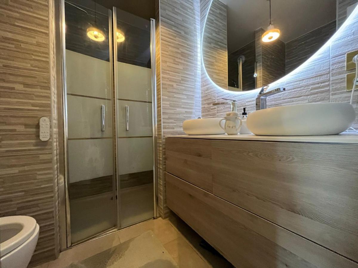 Appartement Luxueux Climatise Avec Terrasse, 6 Couchages - 17Eme Arrondissement De Paris Clichy Exterior photo