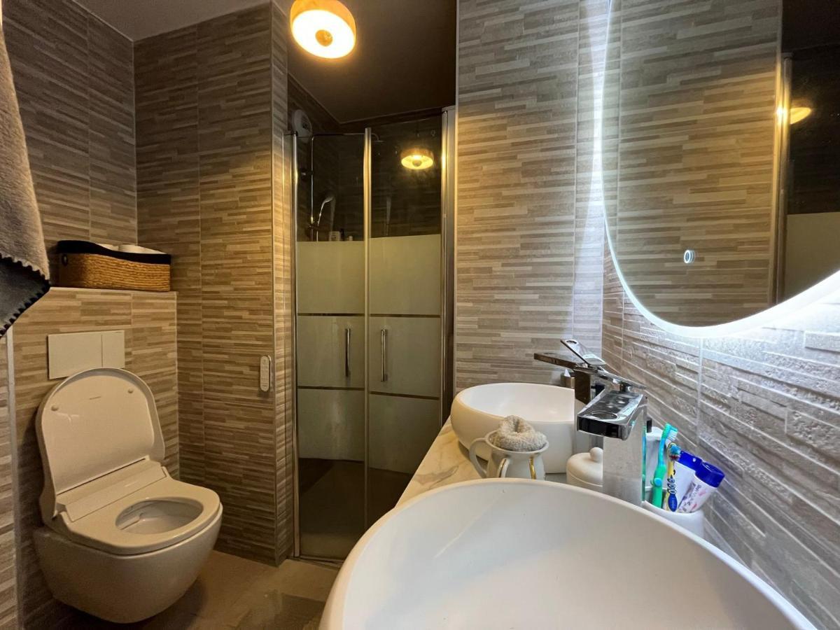 Appartement Luxueux Climatise Avec Terrasse, 6 Couchages - 17Eme Arrondissement De Paris Clichy Exterior photo